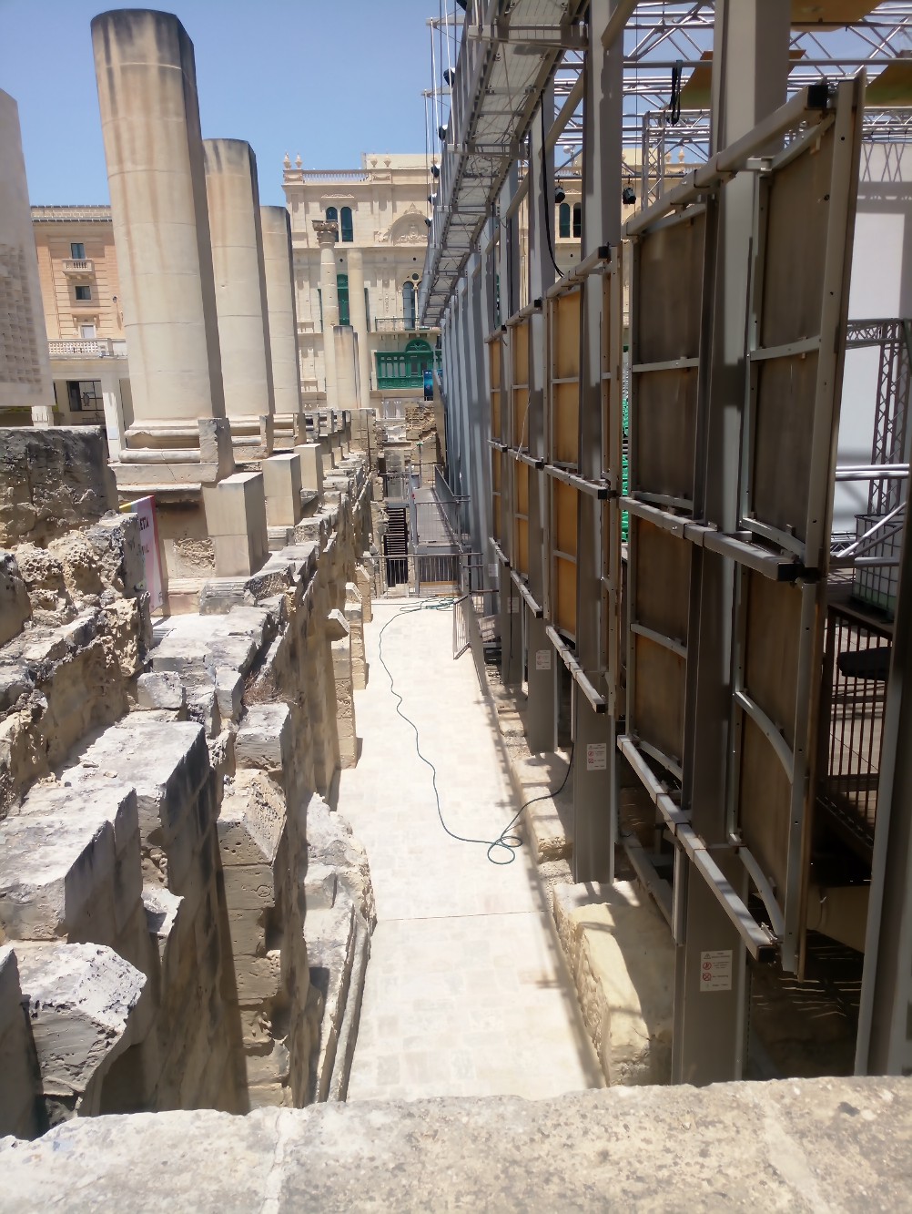 Outside of Pjazza Teatru Rjal.